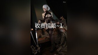 《极品CP魔手外购》青春靓妹较多的商场女厕惊险偸拍，先拍露脸全身在进去拍逼近景特写，胆大心细