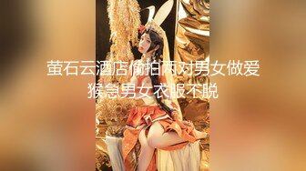 12月新流出景区正面全景女厕偷拍美女尿尿近距离偷拍卖门票的本地村姑