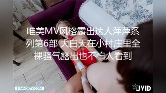 韵味十足甜美骚女，女用倒模20CM长屌，骑乘自己动，翘起屁股插入