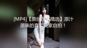 某论坛90后网友私下交换老婆给对方啪啪视频外泄，黑丝短裙OL装超性感，不是自己老婆真不爱惜操完又操!