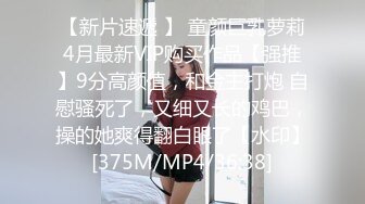 巨乳E奶荡妇、跪地深喉，嘴巴都干呕了！