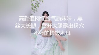 《清凉一夏极品CD》步行街抄底多位颜值爆表的小姐姐~各种骚内~亮点是一位金发美女真空出门流白色分泌物的BB肿得非常大