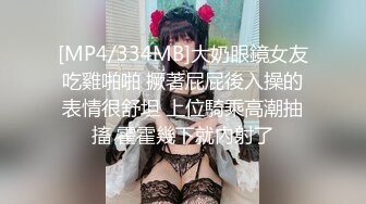 菠萝果酱颜值不错的极品萌妹，大奶女仆发育的真心不错，童颜巨乳揉奶玩逼自慰呻吟，跟狼友互动撩骚不要错