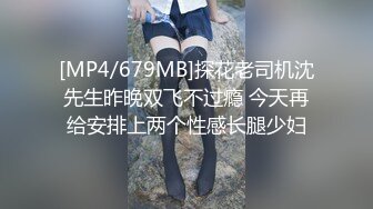 圆润大白美乳新人妹子独自在家寂寞黄瓜自慰，揉捏奶子特写掰穴，拿出黄瓜插入进进出出，很爽高潮流出白浆来