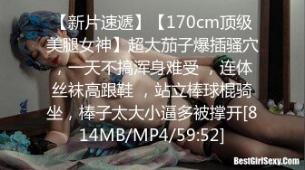 无水印[MP4/732M]1/12 黑客偷拍看电视奇葩骚媳妇花样玩鸡巴电动牙刷都用上了VIP1196