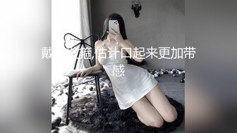 《最新流出✿反差嫩妹》露脸才是王道！人不可貌相清纯白皙无毛美鲍爱露出少女【伊理文】，大街超市商场景区各种人前露出